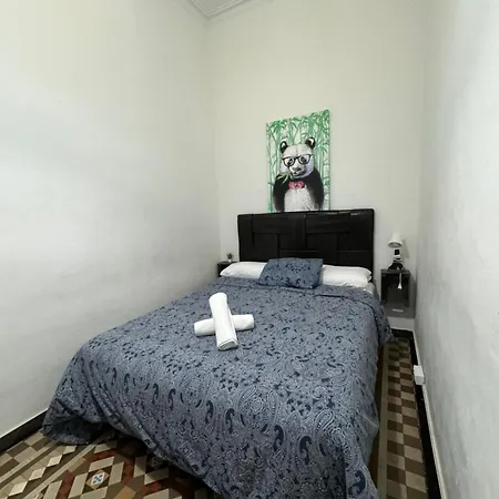Rubi's Abode Bcn * バルセロナ