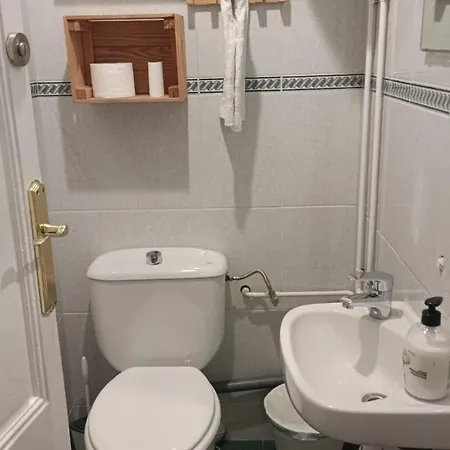 Rubi's Abode Bcn Хостел *